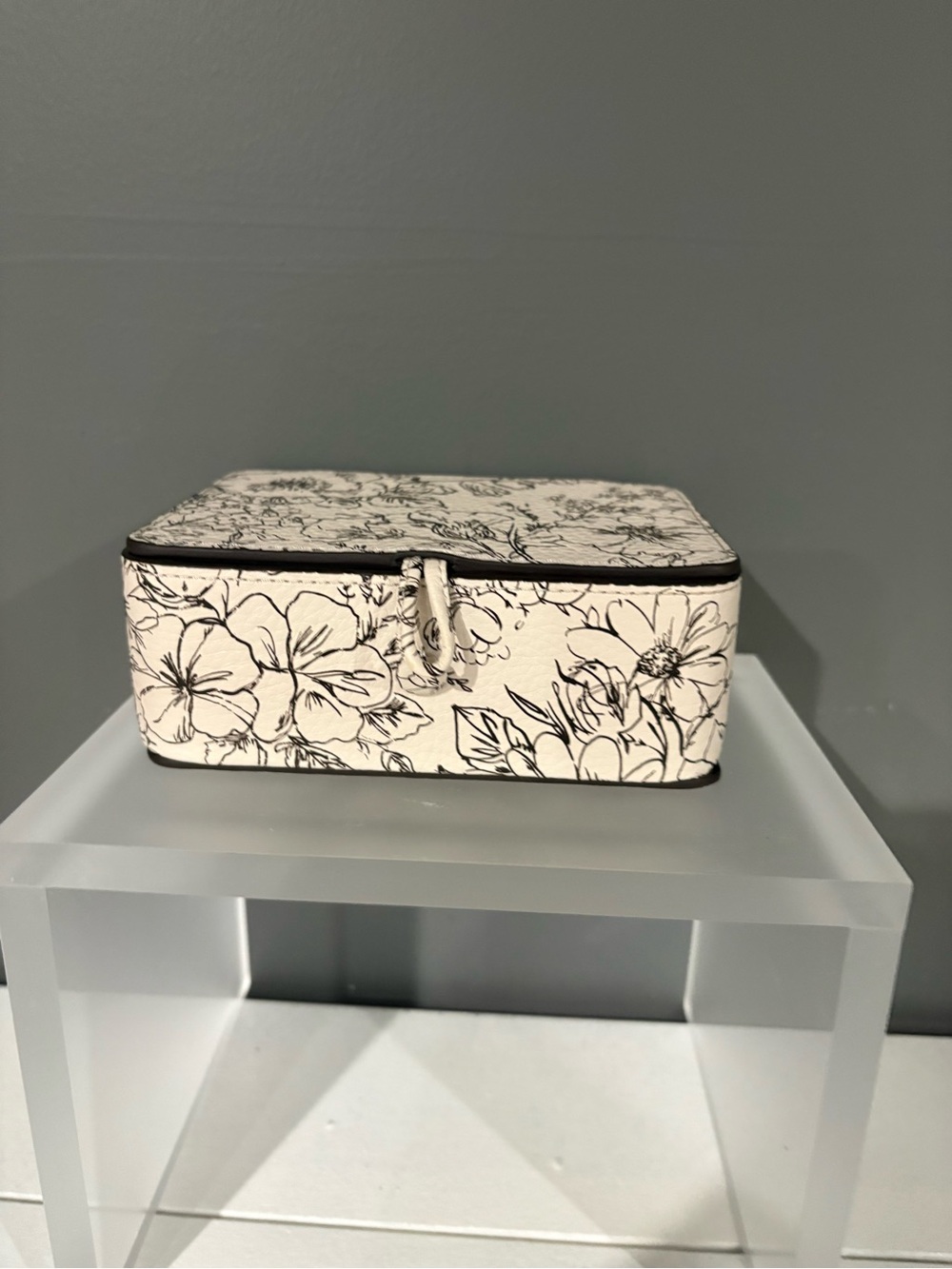 Leather Floral Print Travel Jewelry Case - Black & White